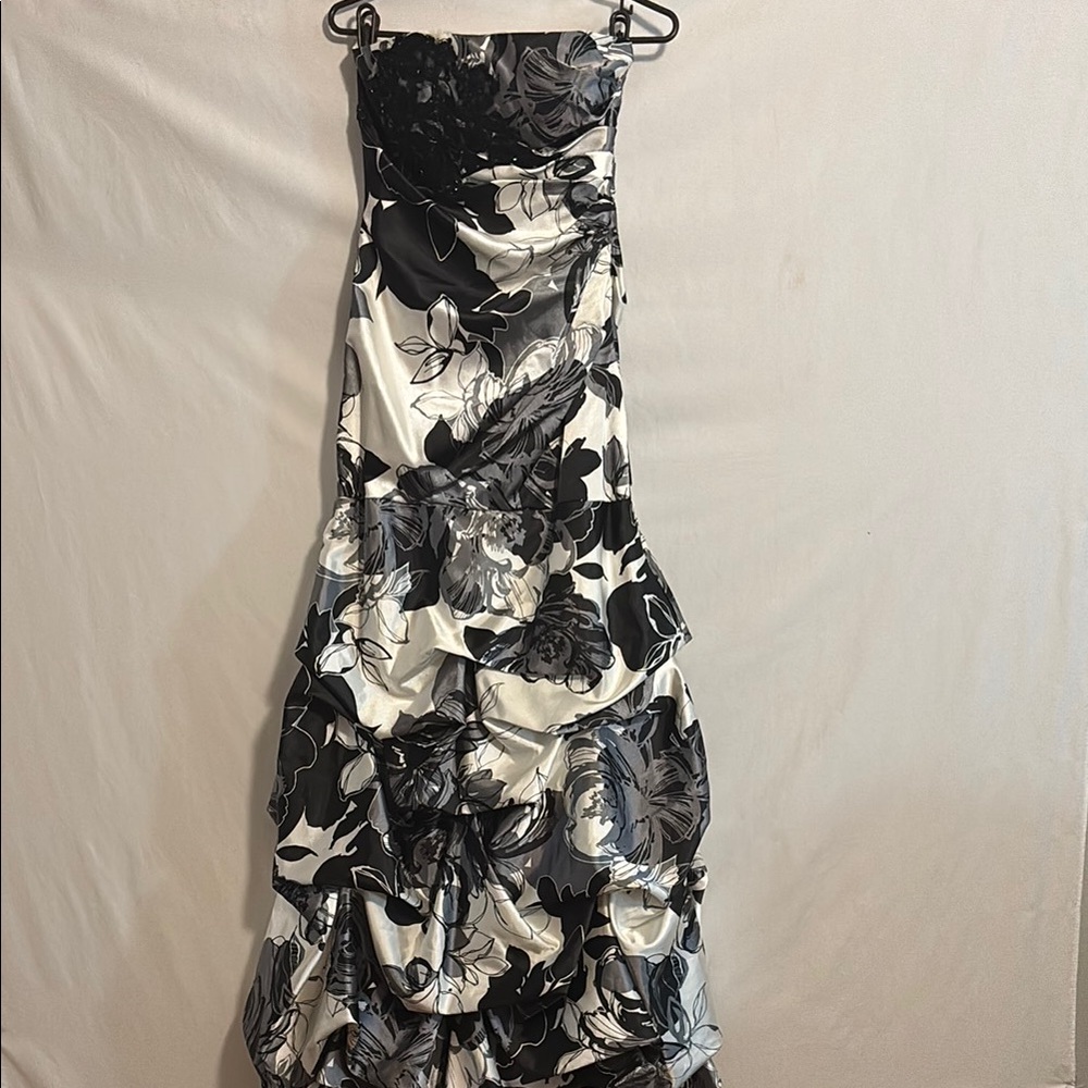 Jump Black and White Spaghetti Strap Gown